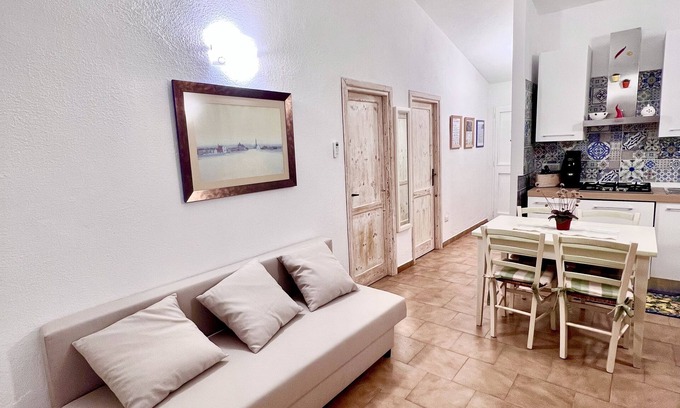 Porto Pollo Apartment | DOMUS HENRICUS -THREEROOM APARTMENT IN PORTO POLLO 400 Meters from the sea
