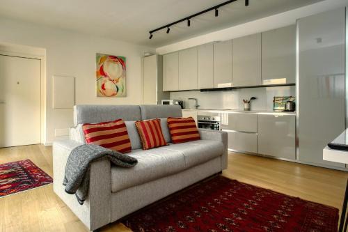Central Station Apartment | DomusMi Petrella 4