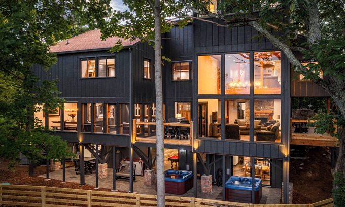 Chalet Village Cabin | Don't Miss Out! BOOK TODAY - Sleeps 24 - 6 King Suites - 2 Hot Tubs - Fire Pit