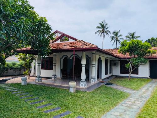 Ekala Villa | Dona's Villa Coastal House in Pamunugama