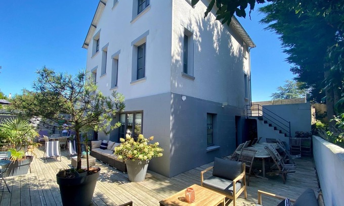 Donville-les-Bains Cottage | Donvillaise 15 pers : jacuzzi, 8 min walk to the beach