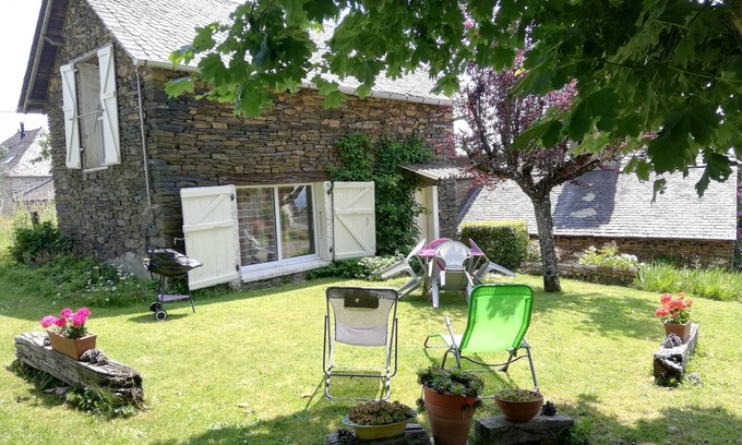 Donzenac Cottage | Donzenac: House with garden