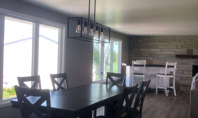 Sturgeon Bay House | Door County Spacious 5 Bedroom Agrotourist Retreat-Outdoor Pool-No Cleaning Fee!