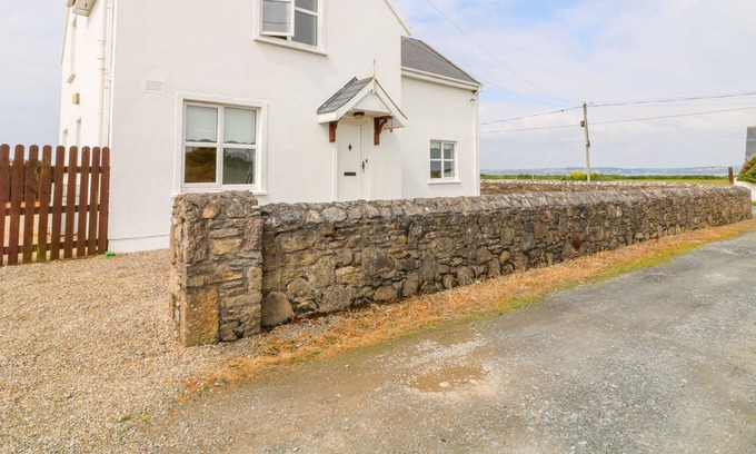 Hook Head House | DOORNOGUE, family friendly in Fethard-On-Sea, County Wexford