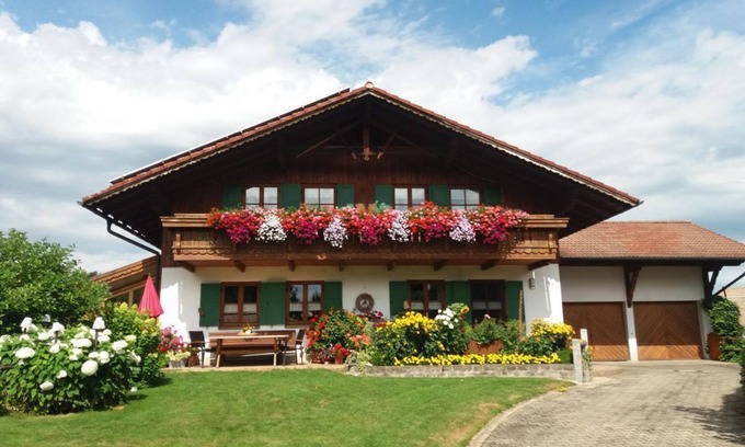 Eisenberg Apartment | Dopfer Erich u. Angelika - Holiday apartment "Herzerl", 2 bedrooms, shower, WC
