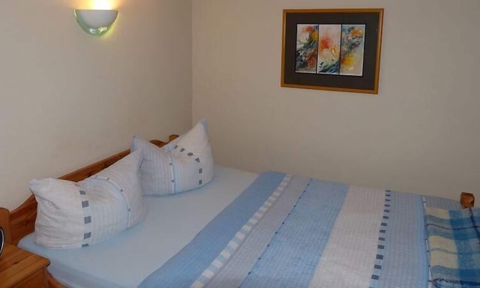 Stern Apartment | Doppelzimmer 25 qm, Souterrain, Du/wc