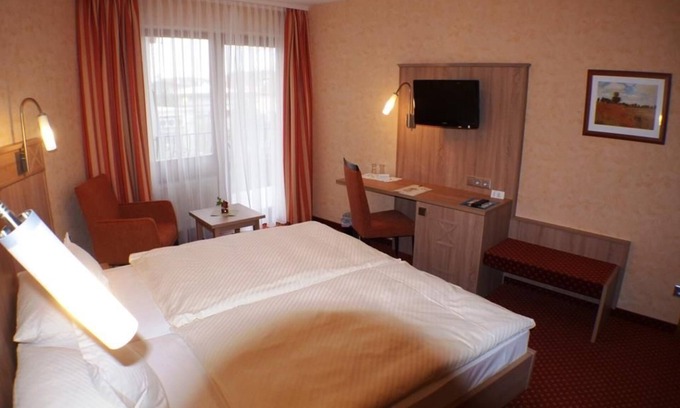 Sankt Martin House | Doppelzimmer, Dusche, WC, Nichtraucher - Hotel-restaurant St. Martiner Castell