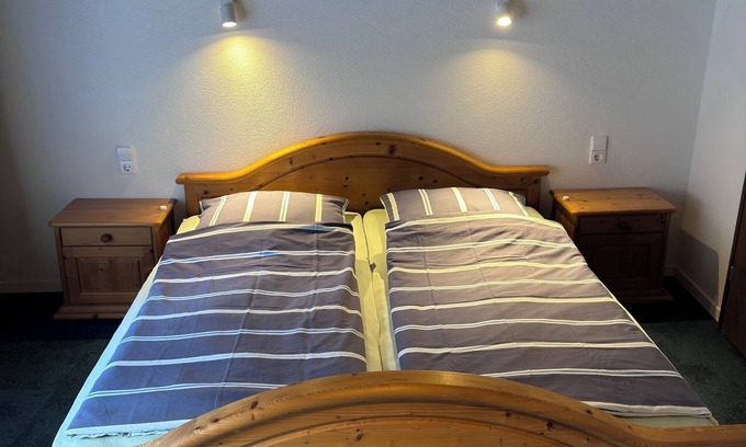 Bad Wildbad Apartment | Doppelzimmer mit WC und Dusche, Balkon