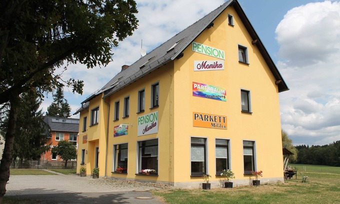 Pausa-Muhltroff Apartment | Doppelzimmer Nr 3 - Pension Monika