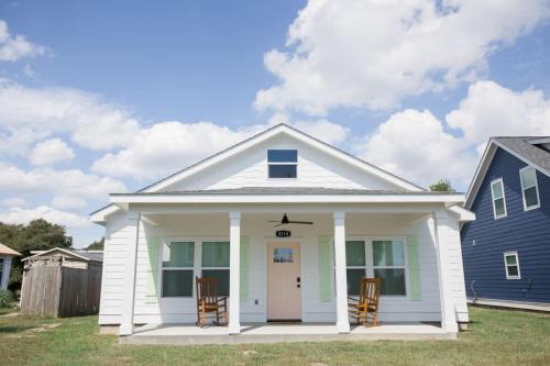 Gulfport House | Dorothy