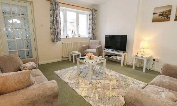 Bournemouth House | DORSET EXPLORERS, family friendly, with a garden in Bournemouth