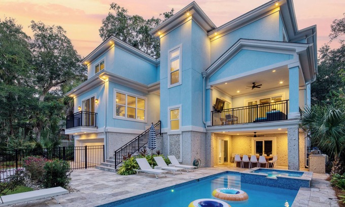 North Forest Beach House | Dory by AvantStay | Walk to the Beach, Luxe Home