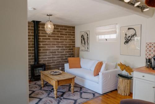 Downtown Santa Fe House | Dos Hermanas Casita 2 & 3 Downtown Courtyard