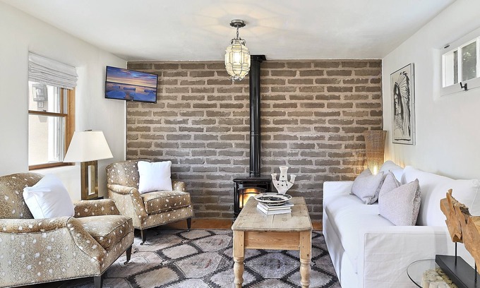 Downtown Santa Fe Bed & Breakfast | Dos Hermanas Casita 2 | Downtown | Courtyard
