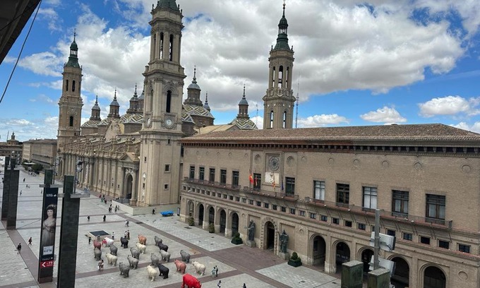 Zaragoza Old Town Apartment | Dos Torres Valinor - Plaza del Pilar