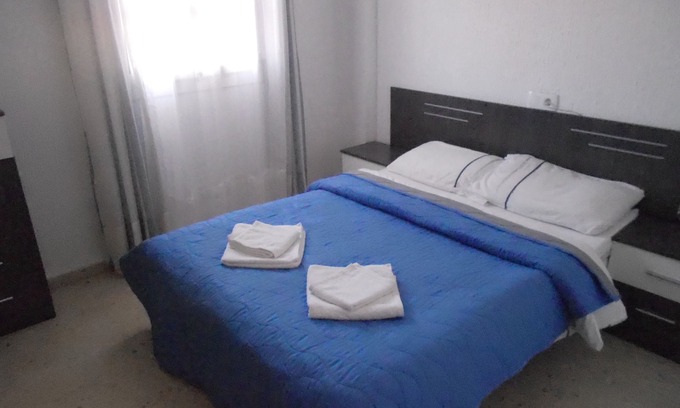 Algeciras House | Double Bed Room with Rooms Bike And Dive