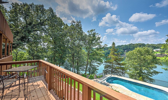 Bella Vista House | Double Down: Spacious Lakefront Retreat with Stunning Views & Hot Tub