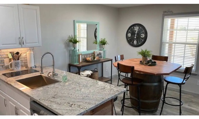 Thackerville Condo | DOUBLE DOWN SUITE : Unit A Casino Retreat & Pickleball court