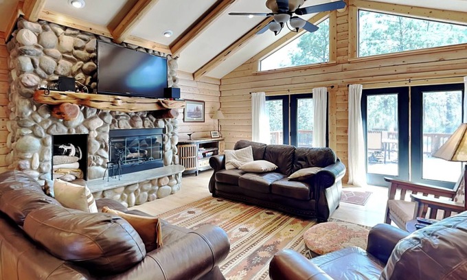 Alto House | Double Eagle Manor | Main & Guest Houses with Hot Tub!