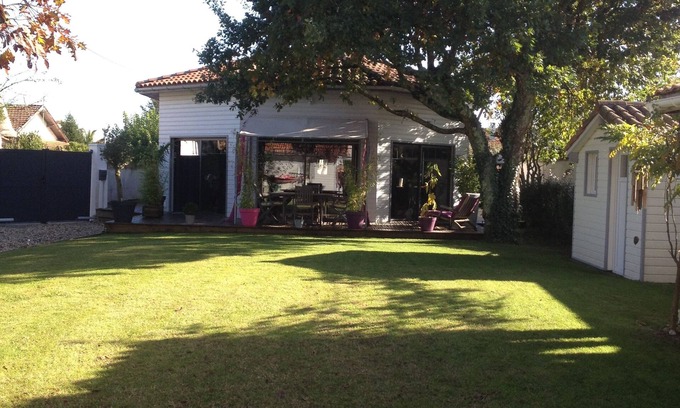 Gujan-Mestras Villa | Double house with garden and pool, near beach, golf course and leisure pool