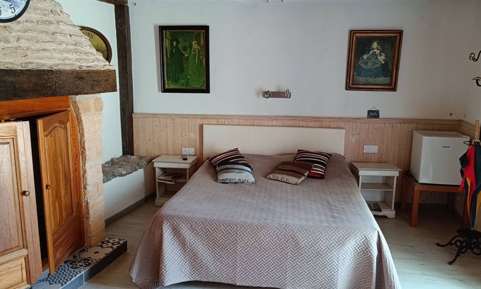 Les Eyzies House | Double room-Standard-Ensuite-Garden view