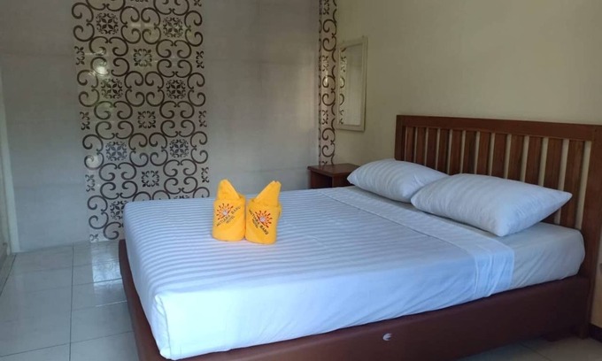 Sidomulyo House | Double Room at Mutiara Batu