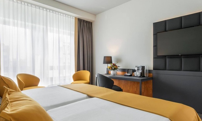 Pirnaische Vorstadt House | Double room Deluxe, walk-in shower - Dorint Hotel Dresden