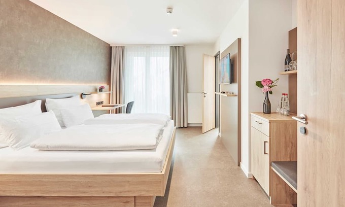 Sontheim Apartment | Double room - Gästehaus Bauer with winery