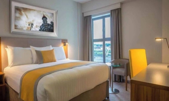 Londonderry Apartment | Double Room Near The Siege Museum LON