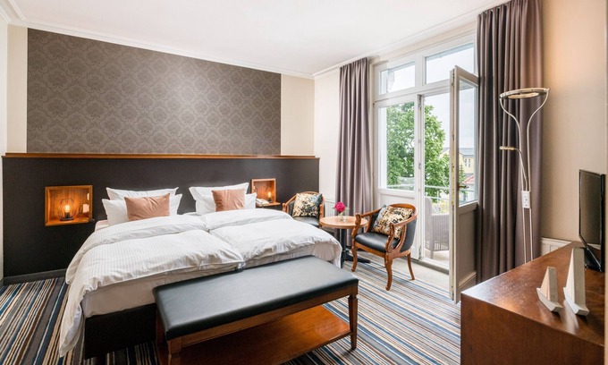 Kuehlungsborn Apartment | Double room in the main building - Hotel Residenz Waldkrone Kühlungsborn GmbH & Co.KG