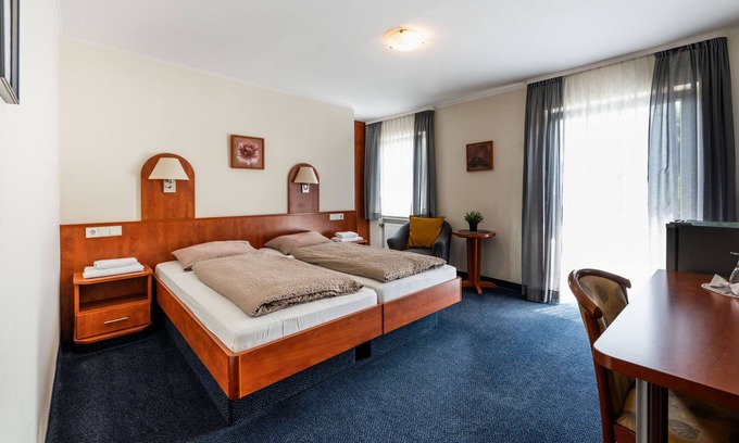 Huenfeld Hotel | Double room-mit Balkon-Private Bathroom