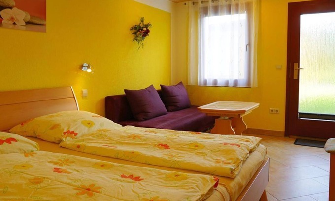 Pirna Bed & Breakfast | Double room, shower, toilet - Pension No. 13