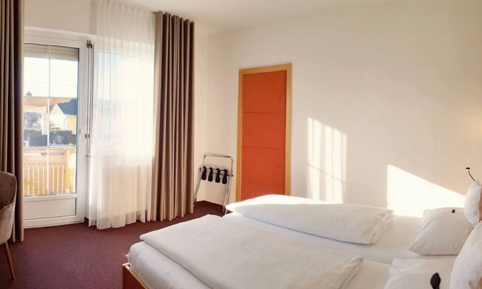 Bad Waltersdorf House | Double room sunny side with balcony | from 3 nights |breakfast - Hotel-Restaurant Teuschler