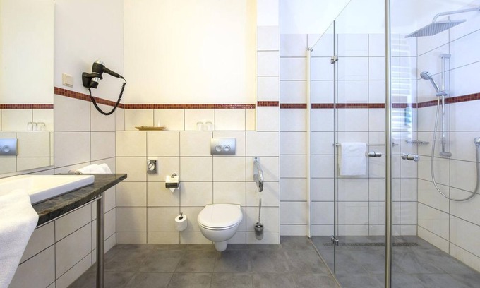 Speyer House | Double room superior, shower/WC - Hotel Löwengarten