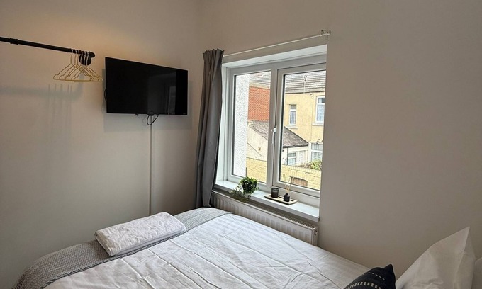 Redcar Bed & Breakfast | Double Room w/Ensuite | Perfect for Contractors