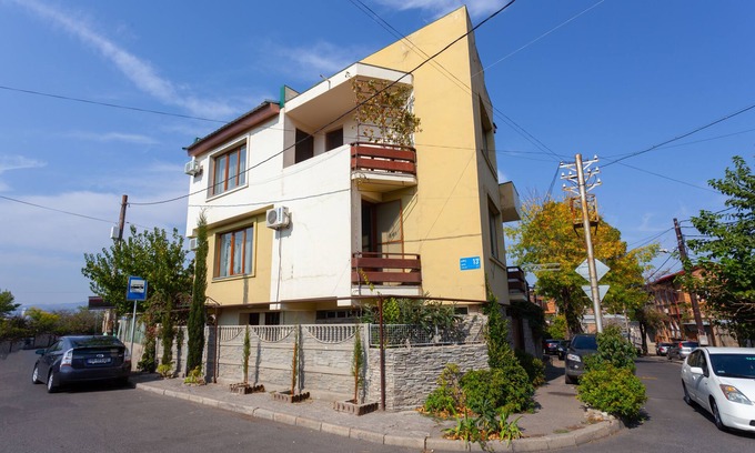 Chugureti House | Double Room with Bathroom and Patio