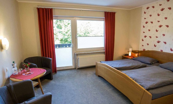 Schmallenberg Apartment | Double room with shower/WC