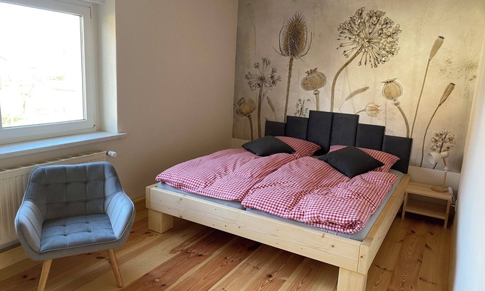 Radebeul Condo | Double room with shared kitchen in the HofPAUSE