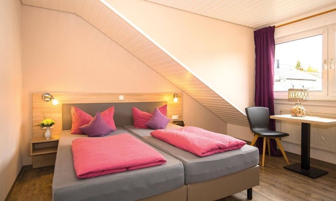 Longuich Bed & Breakfast | Double room with shower/WC - Ferienweingut Jung