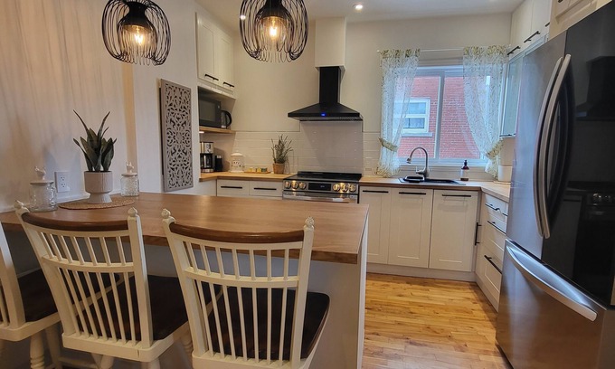 Rosemont-La Petite-Patrie Condo | Double Terrasse · Borne Arcade · BBQ · Proche Bus