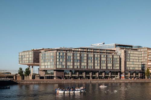 Nieuwmarkt en Lastage Hotel | DoubleTree by Hilton Amsterdam Centraal Station