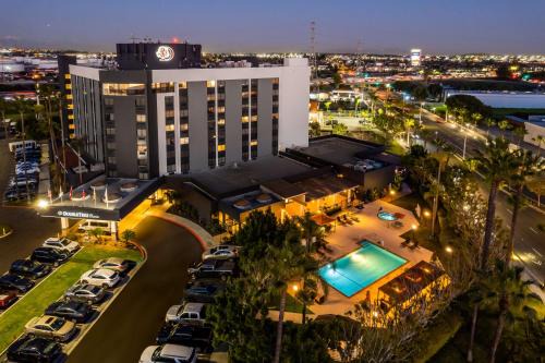 Harbor Hotel | DoubleTree by Hilton Carson