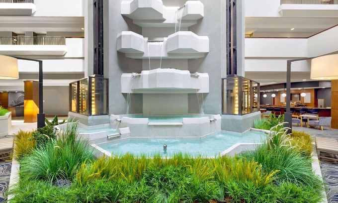 Downtown Hotel | DoubleTree by Hilton Davenport