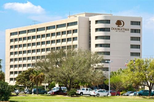 Southeast Houston Hotel | DoubleTree by Hilton Hotel Houston Hobby Airport