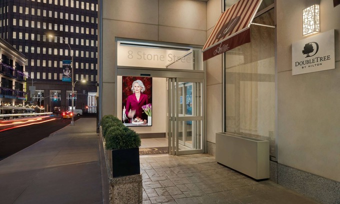 Stone Street Historic District Hotel | DoubleTree by Hilton New York Downtown
