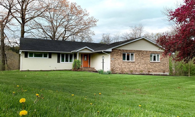 Pulaski House | Douglaston Salmon Run - River Lodge