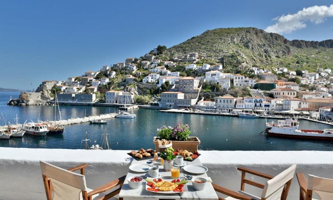 Hydra Hotel | Douskos Port House
