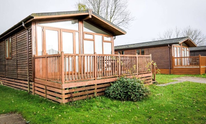 Fenny Bentley Cabin | Dove Lodge @ Ashbourne Heights Perfect accommodation for a family, on a fully equipped holiday park