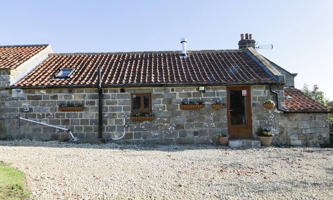 Cloughton Cottage | DOVECOTE COTTAGE, romantic, character holiday cottage in Cloughton