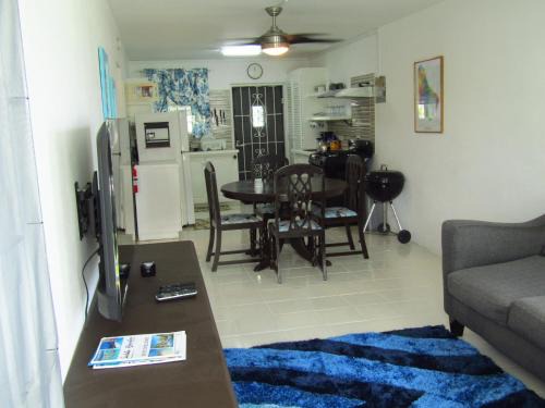 Dover Apartment | Dover Apt 1 by Dover Beach